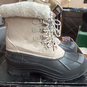 Itasca Women’s snow boots worn once!